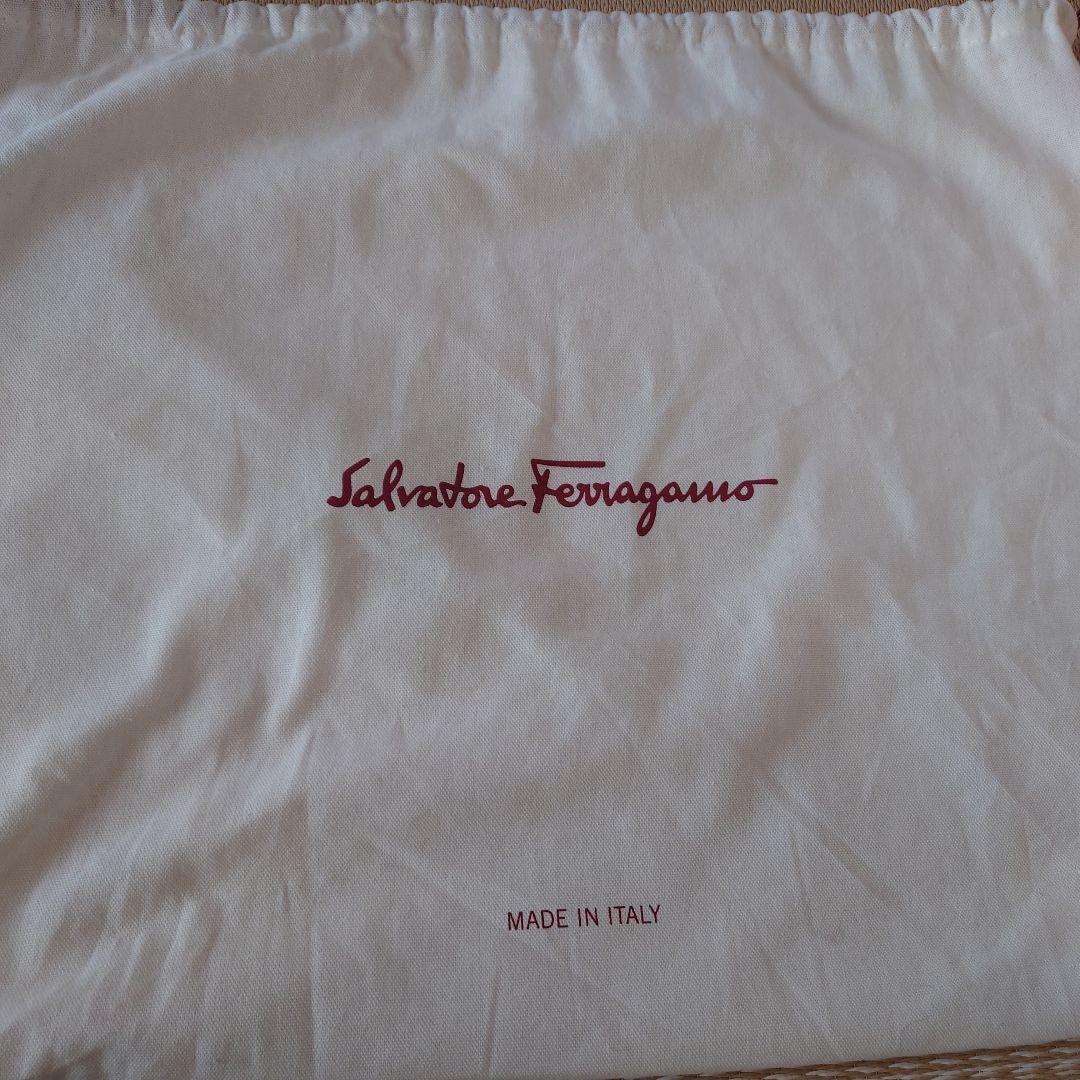 フェラガモ　ガンチーニ　黒トートバッグ