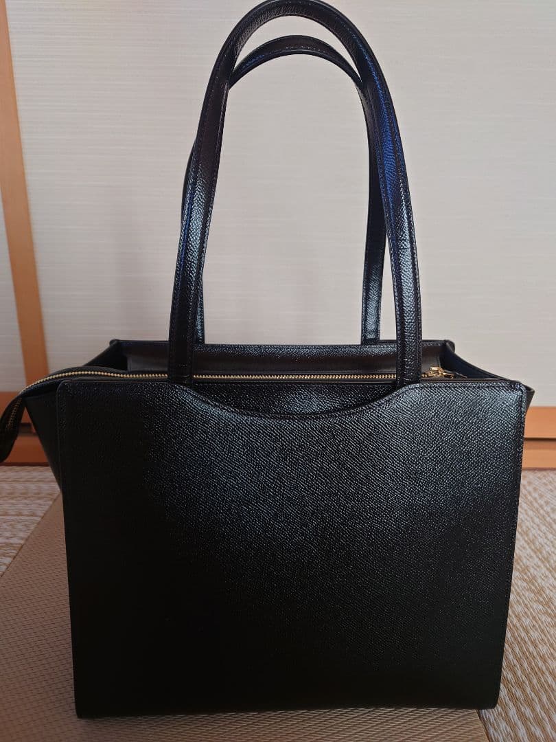 フェラガモ　ガンチーニ　黒トートバッグ