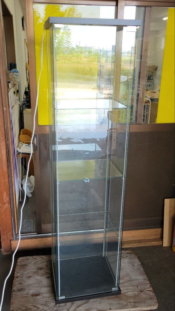 ひかる-引取限定！IKEA DETOLF ガラスショーケース 照明付