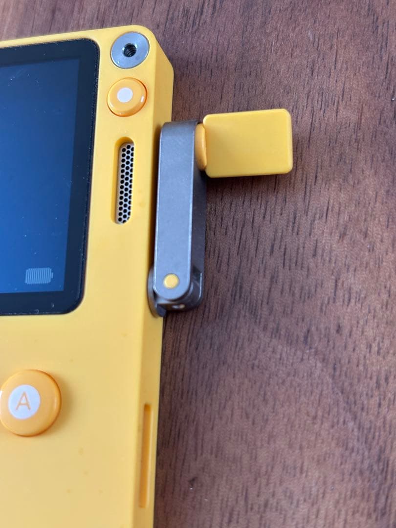 Playdate 本体 （液晶保護シール付き）+ 限定専用カバー（Pizza）