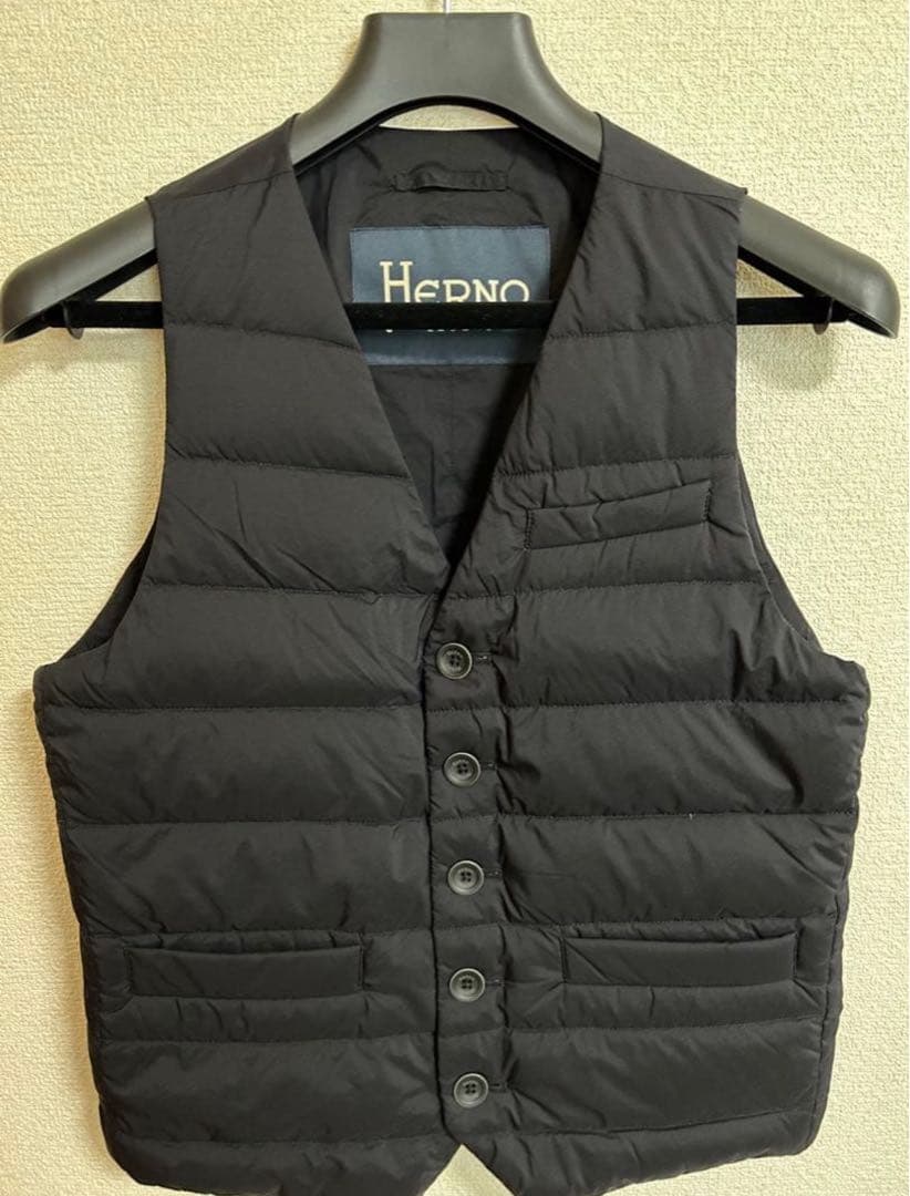 Herno ブラック ダウンベスト(ダウンジレ) ヘルノ　サイズ44 Sサイズ
