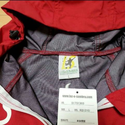 【新品未使用】ルースイソンブラ パーカー ピステ 赤 L トラスト ジャケット
