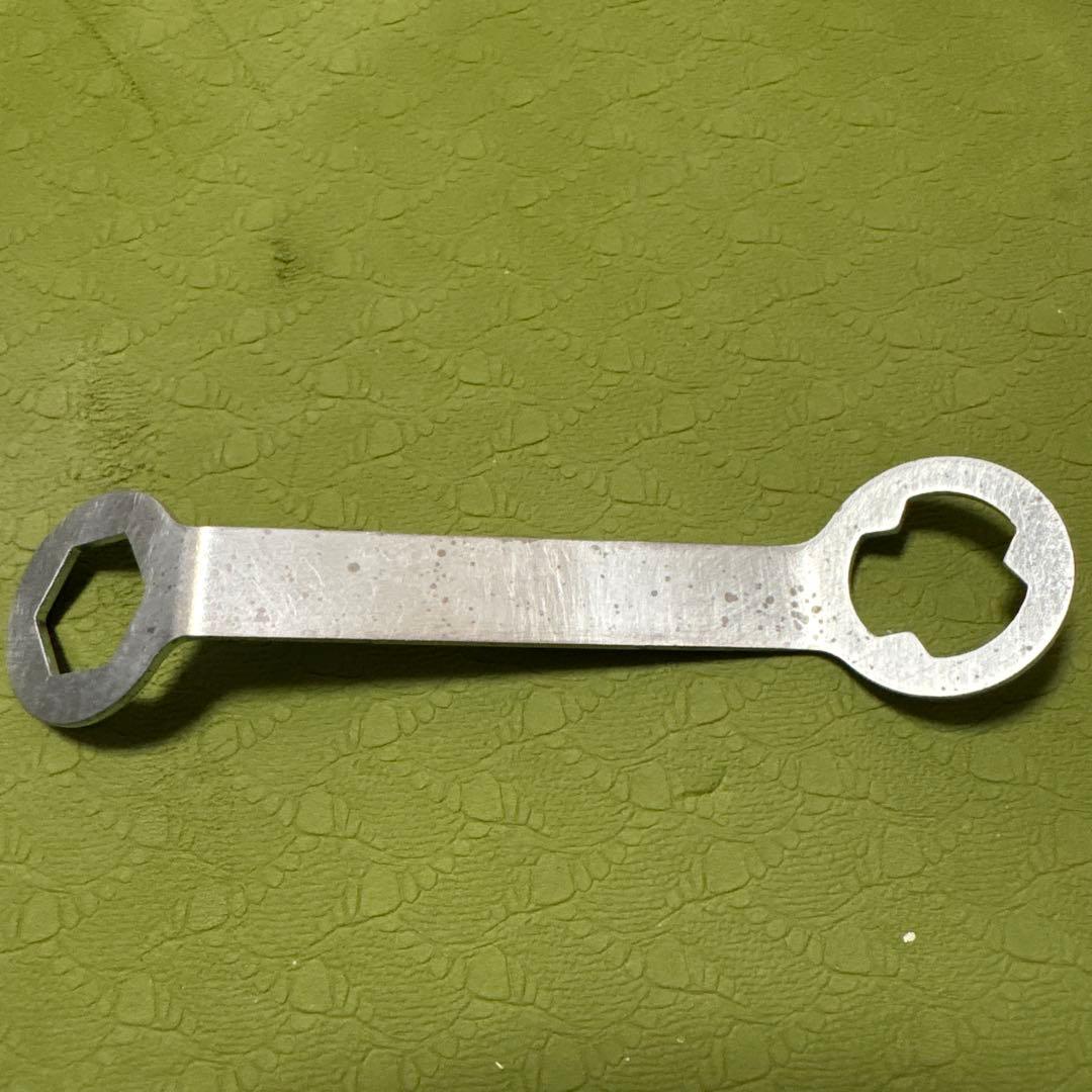 【新品未使用】PUMA フューチャー Z 28cm SG 取り替え式 天然芝用