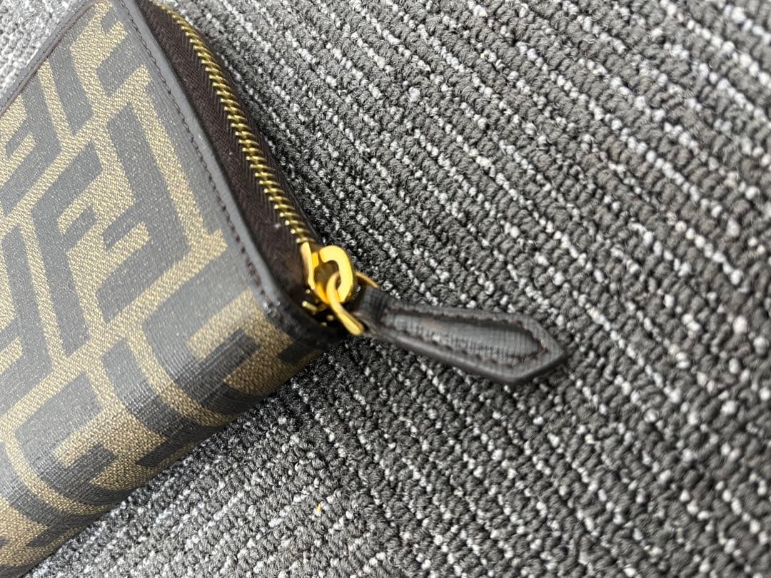 Fendi FFロゴプリント 長財布