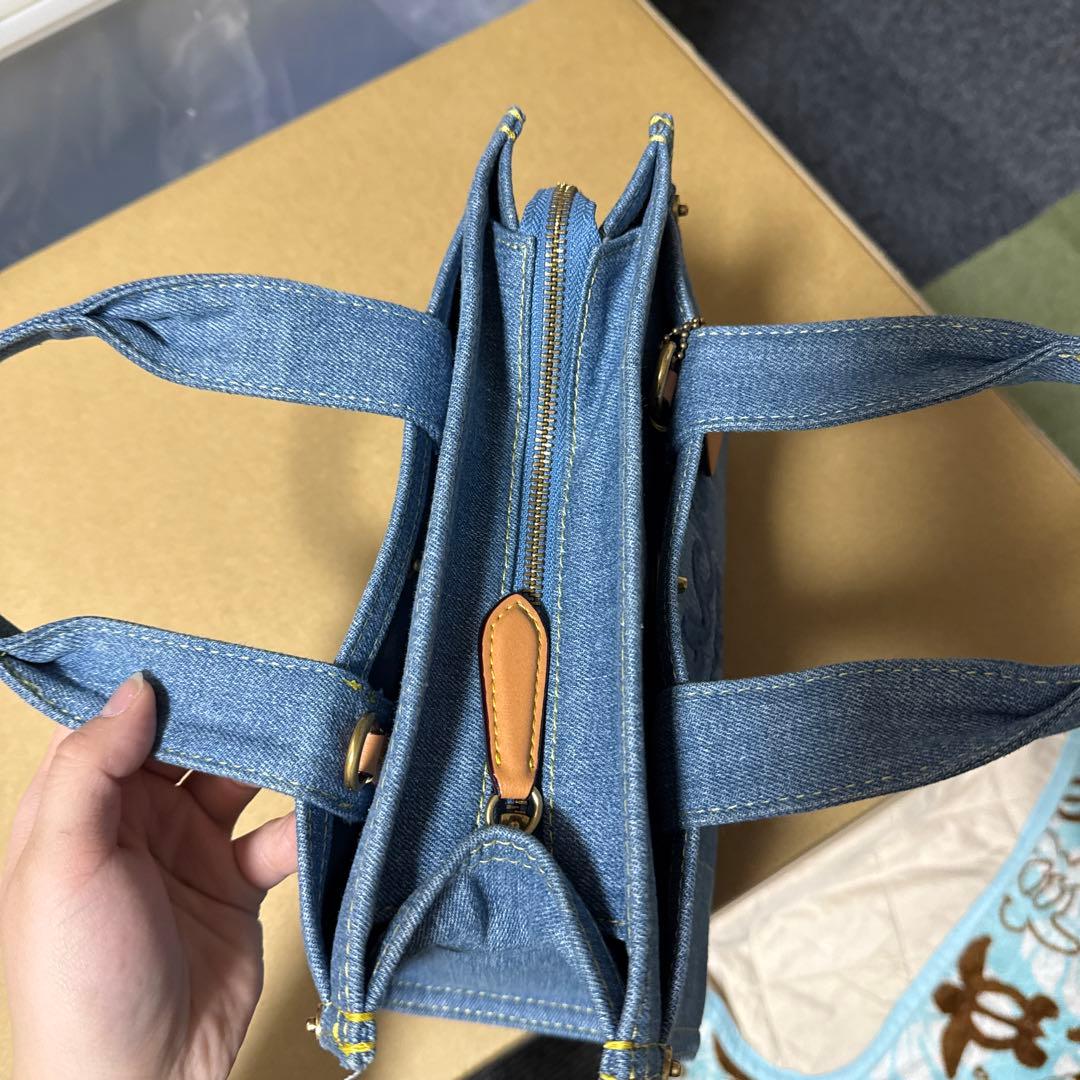 COACH コーチショルダーバッグ CARGO TOTE 26