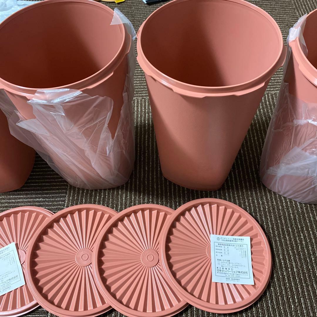 Tupperware保存容器4個セット、クイーンデコレーター