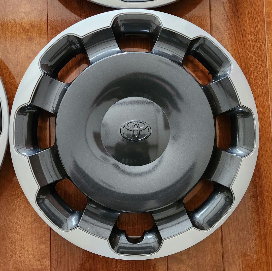 新型シエンタZグレード　ホイールキャップ4枚セット