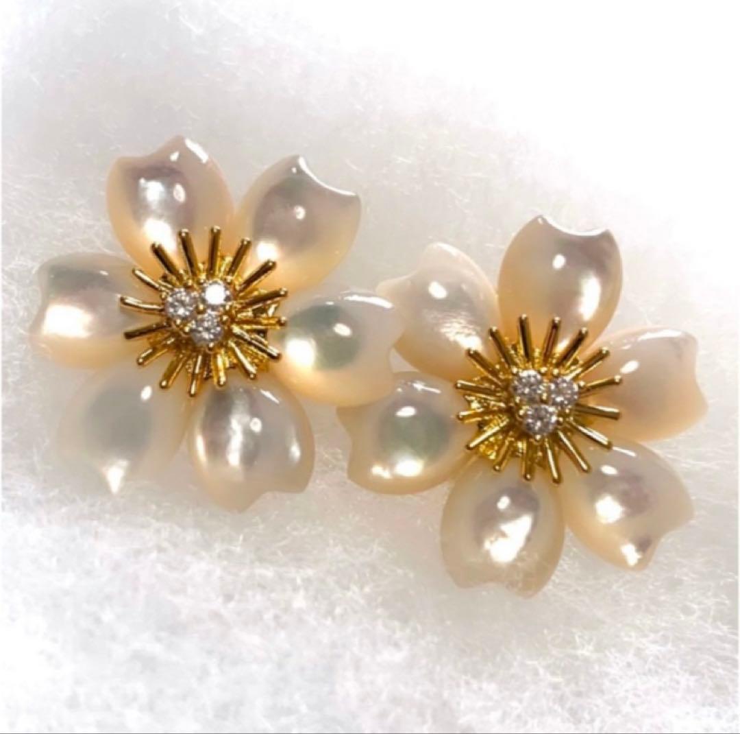 WG 白蝶貝 ピアス