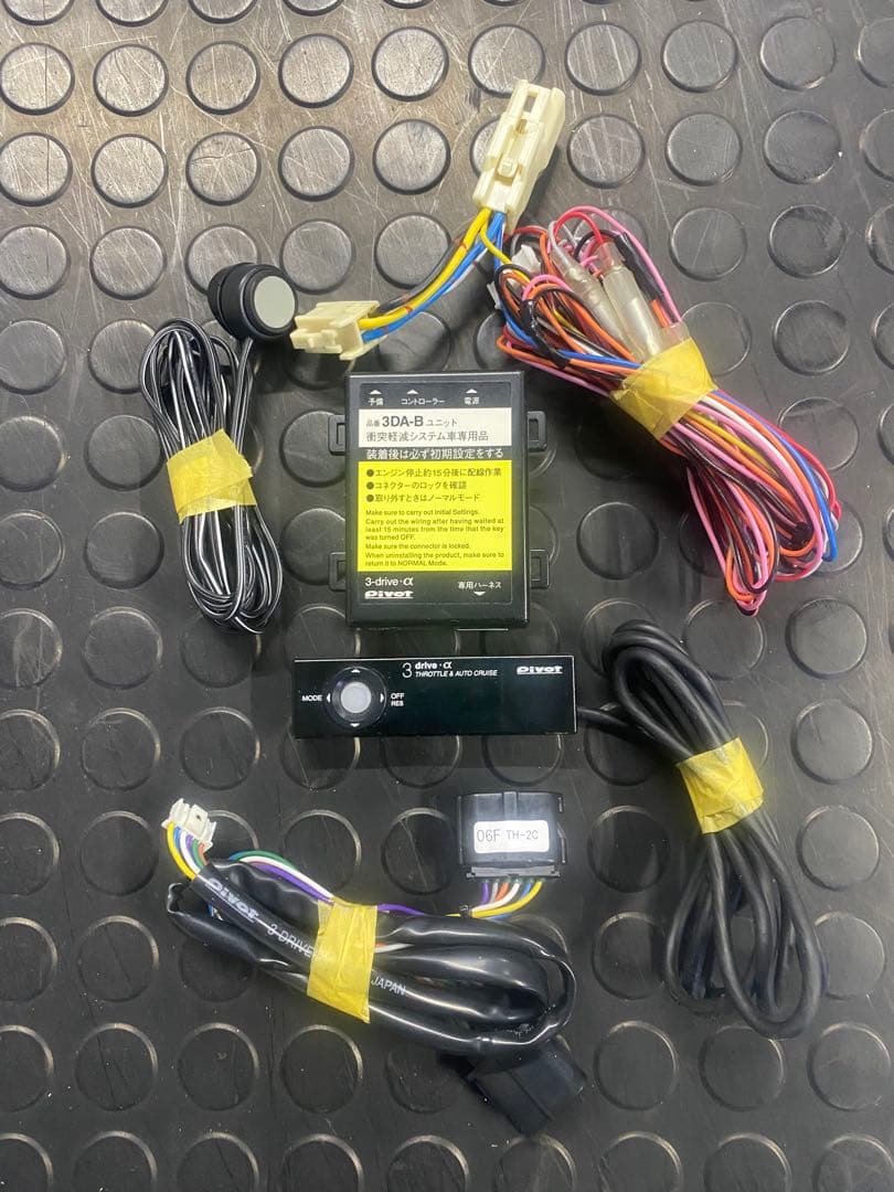 PIVOT 3 drive α スロットルコントローラー