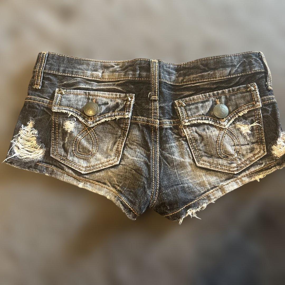 d.i.a 極美品❣️画像追加‼️ダメージショートパンツ✨レア品✨本日大幅値下げ‼️