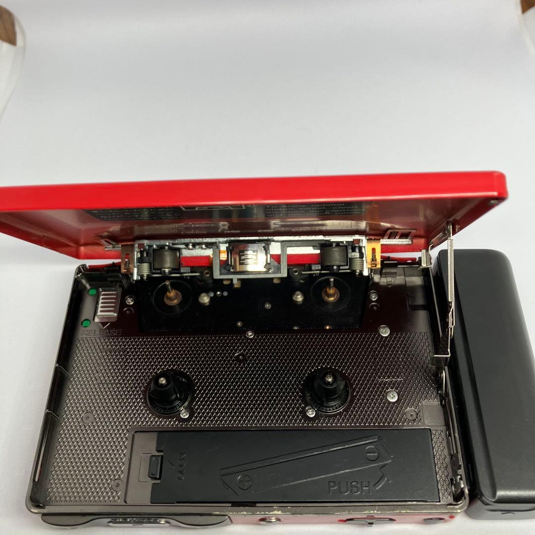 【希少】ソニー　ウオークマン　WM-702 レッド