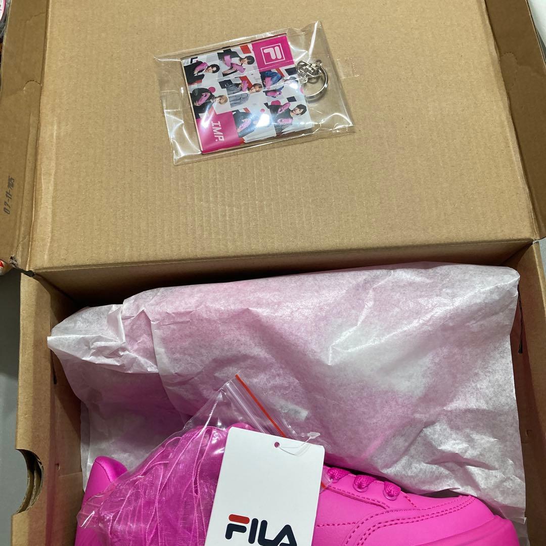 キーホルダー付　IMP. FILA スニーカー　23cm