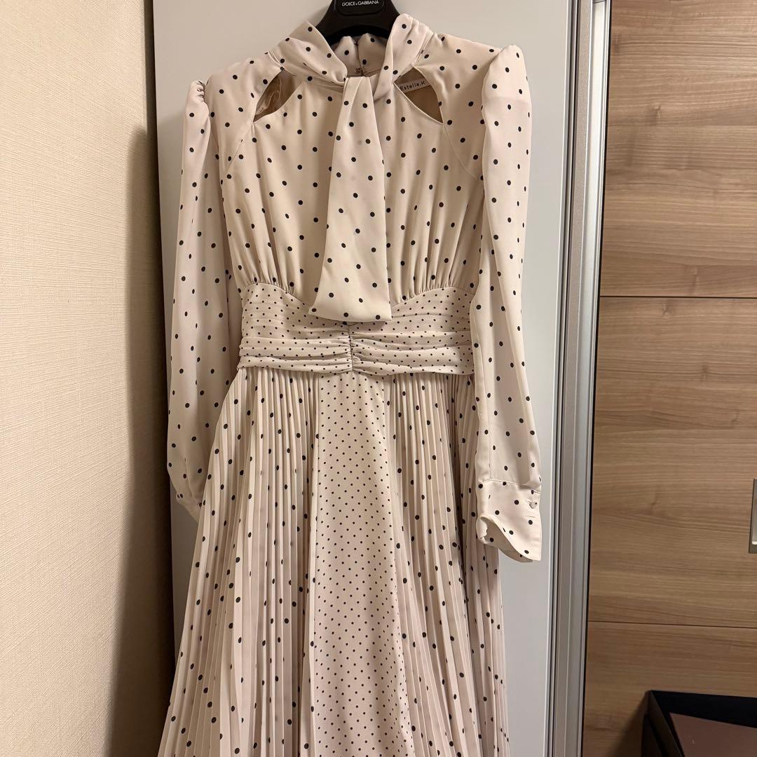 ドット柄ホワイトロングワンピ