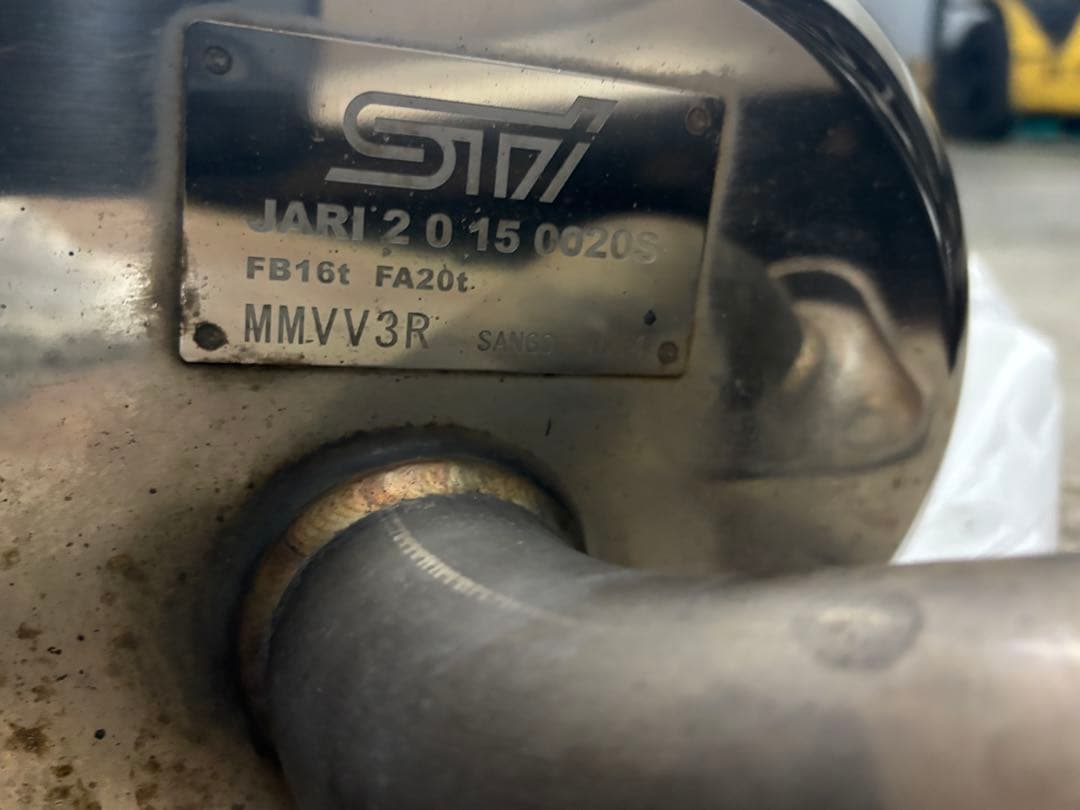 レヴォーグ　STIパフォーマンスマフラー　リアピースのみ