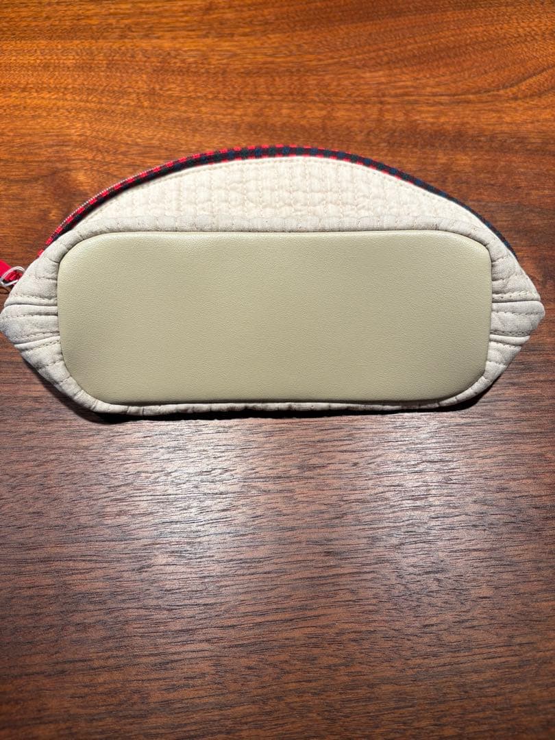 ファミリア　ピオヌンナル　ポーチ