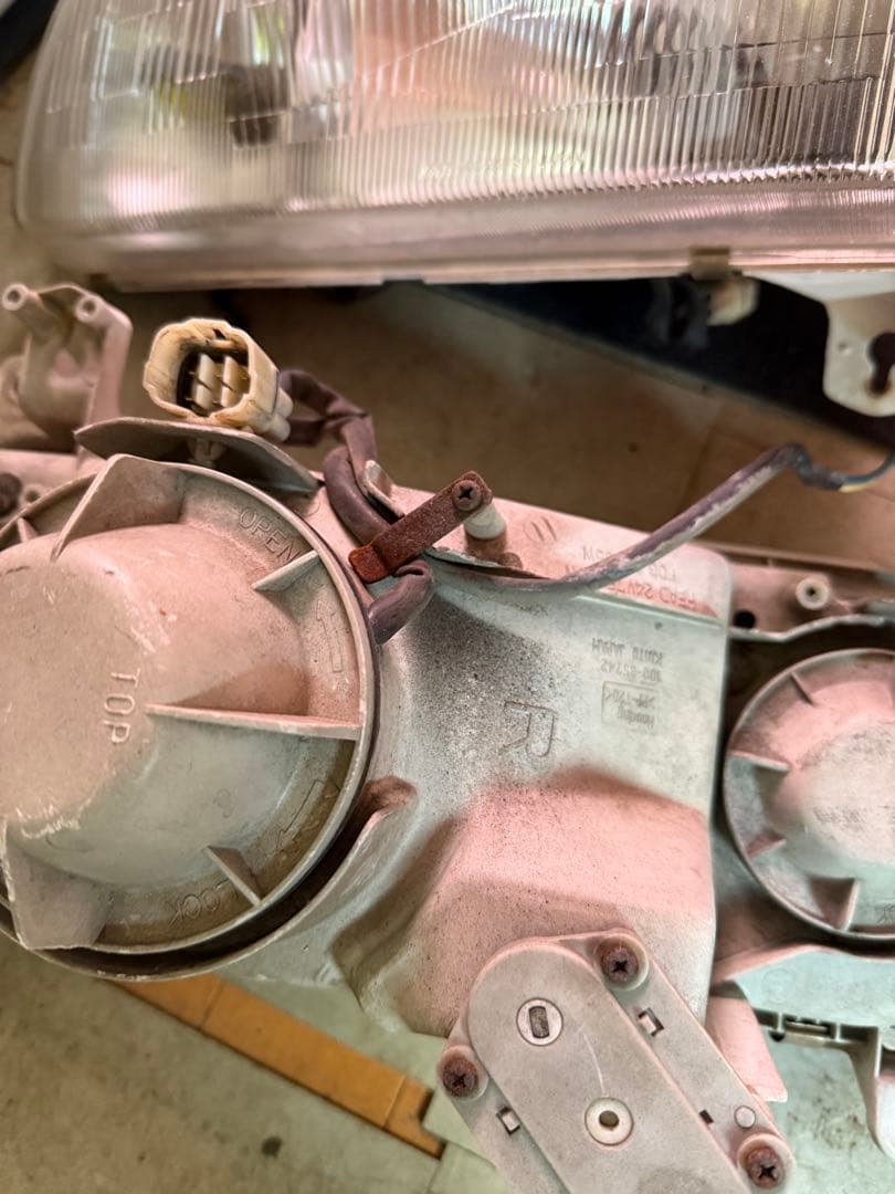 日野　ライジングレンジャーヘッドライト左右