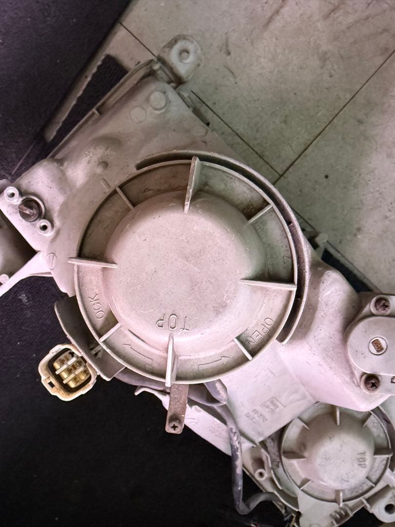 日野　ライジングレンジャーヘッドライト左右