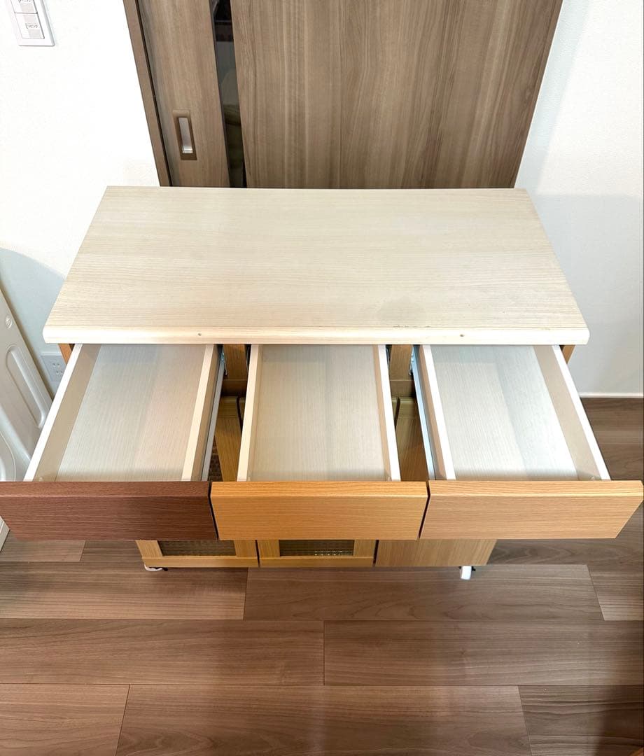 【モモコ】食器棚 ナチュラルウッド(キャスター付き)