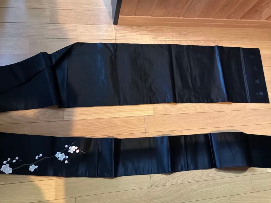 【極美品】正絹 名古屋帯 高級刺繍 梅に鳥 黒地 落款あり 長尺 上品　上質