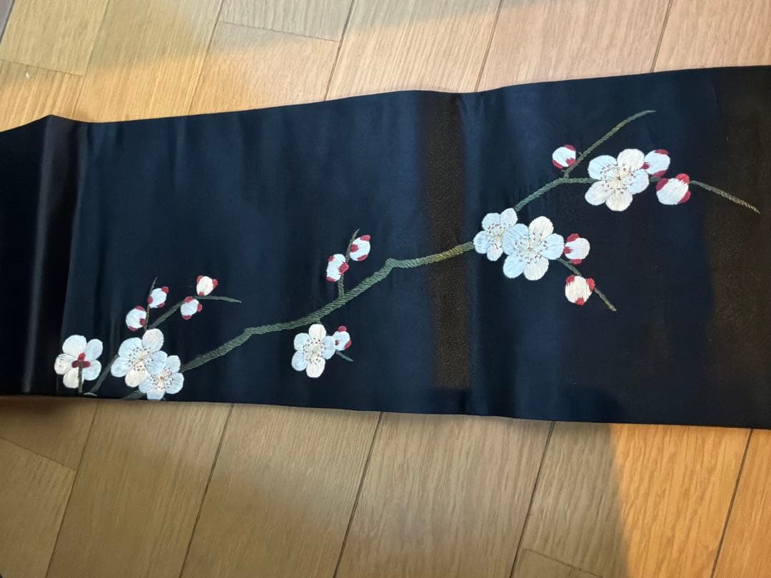 【極美品】正絹 名古屋帯 高級刺繍 梅に鳥 黒地 落款あり 長尺 上品　上質