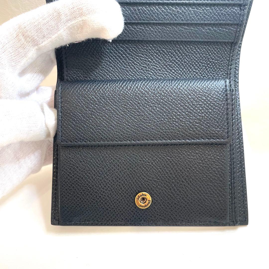 未使用　極美品　フェラガモ　折り財布　二つ折り財布　ガンチーニ　黒　ゴールド　革