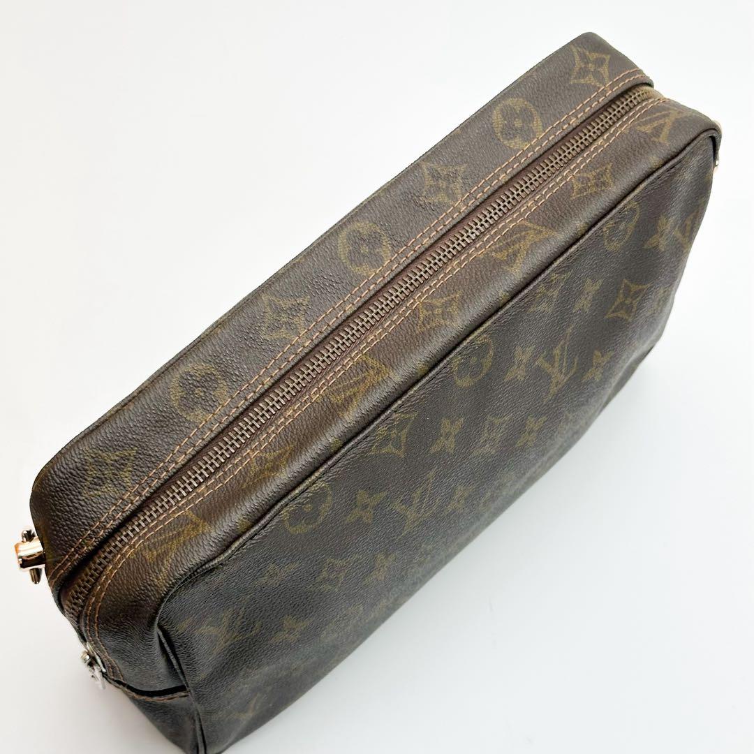 ルイヴィトン トゥルース トワレット 28 モノグラム ポーチ クラッチバッグ