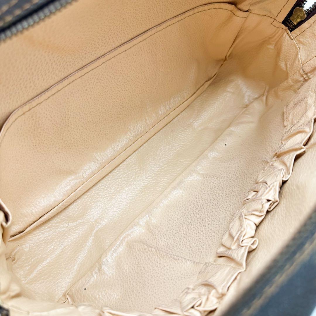 ルイヴィトン トゥルース トワレット 28 モノグラム ポーチ クラッチバッグ