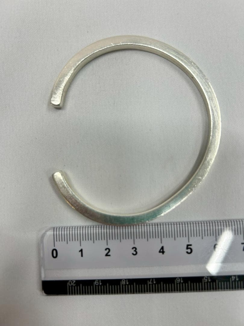 ★新品★ バングル カレンシルバー ブレスレット【匿名配送】ポーチ、クロス付き