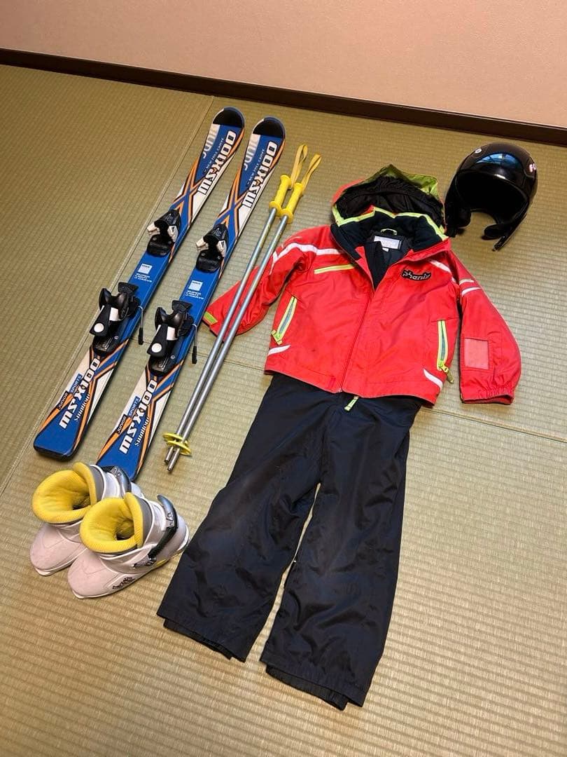 スキーセット(ウェア110cm、板、ストック、ブーツ19cm、ヘルメット)