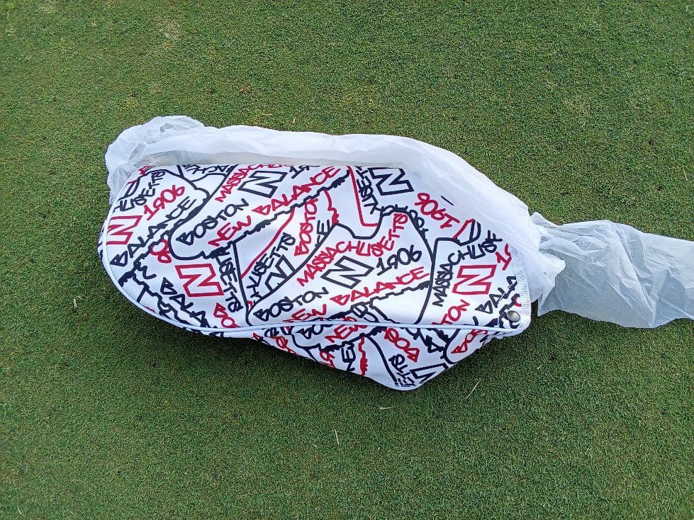 ◆美品◆ニューバランス ダギングシューズキャディバッグ◆ヘッドカバーセット