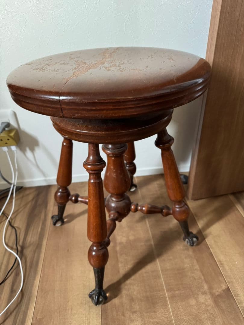 ヴィンテージ 木製スツール 動物の足デザイン