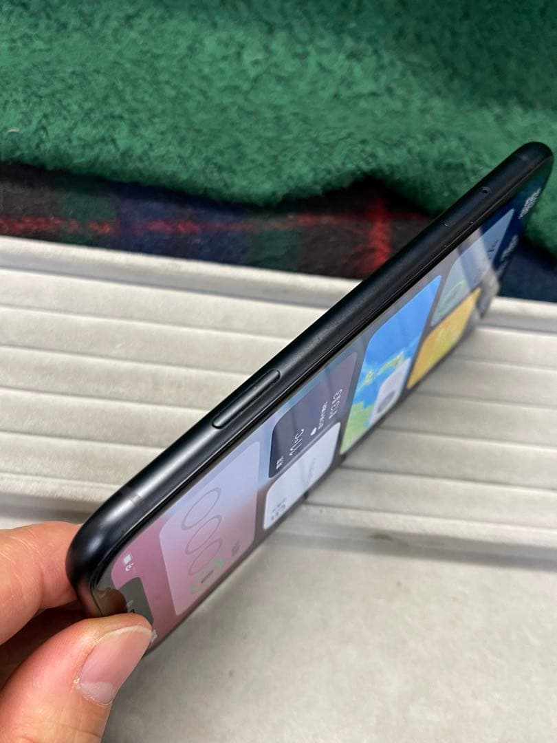 iPhone XR 64GB ブラックSIMフリー バッテリー80% Apple