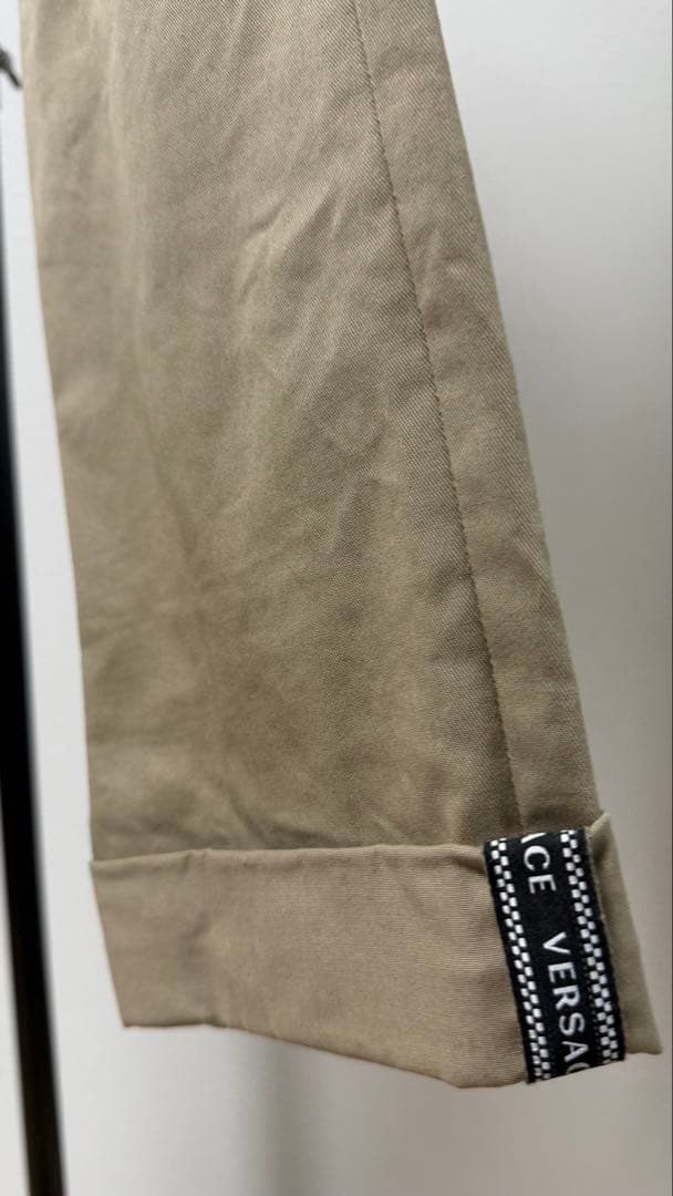 Versace スリムチノパンツ ベージュ