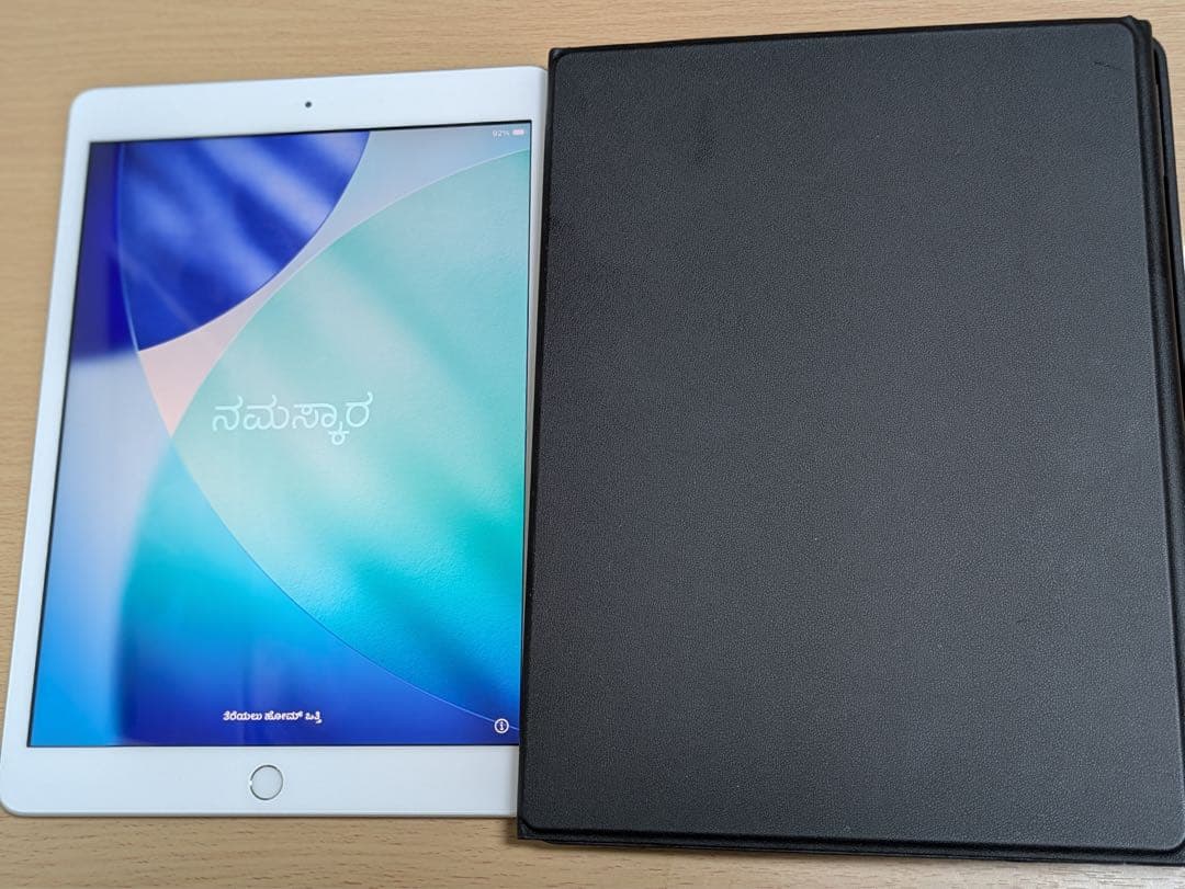 ipad 第8世代　32gb 超美品！キーボードケース付き