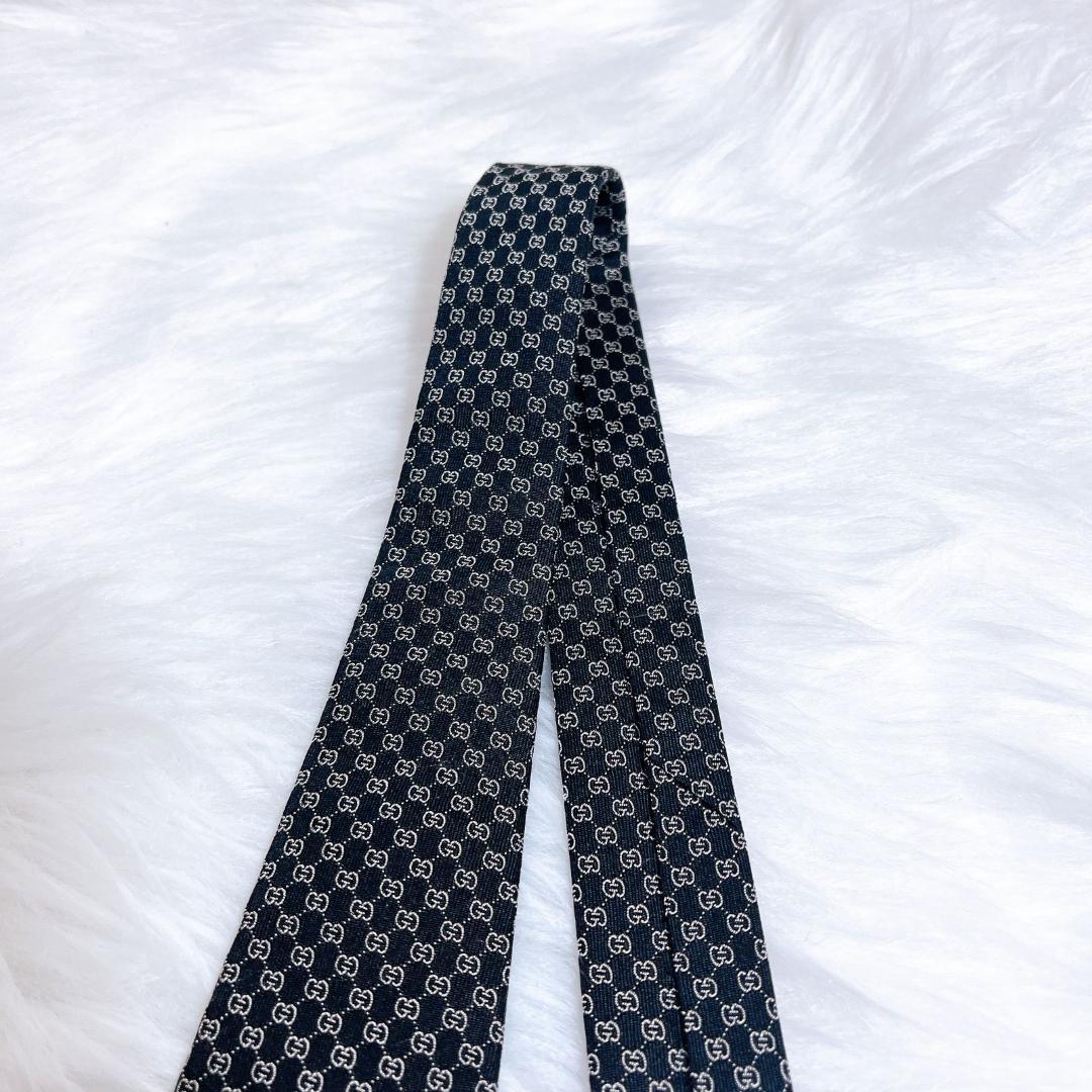 極美品⭐️　GUCCI　グッチ　 ネイビー シルク100 ネクタイ GGパターン