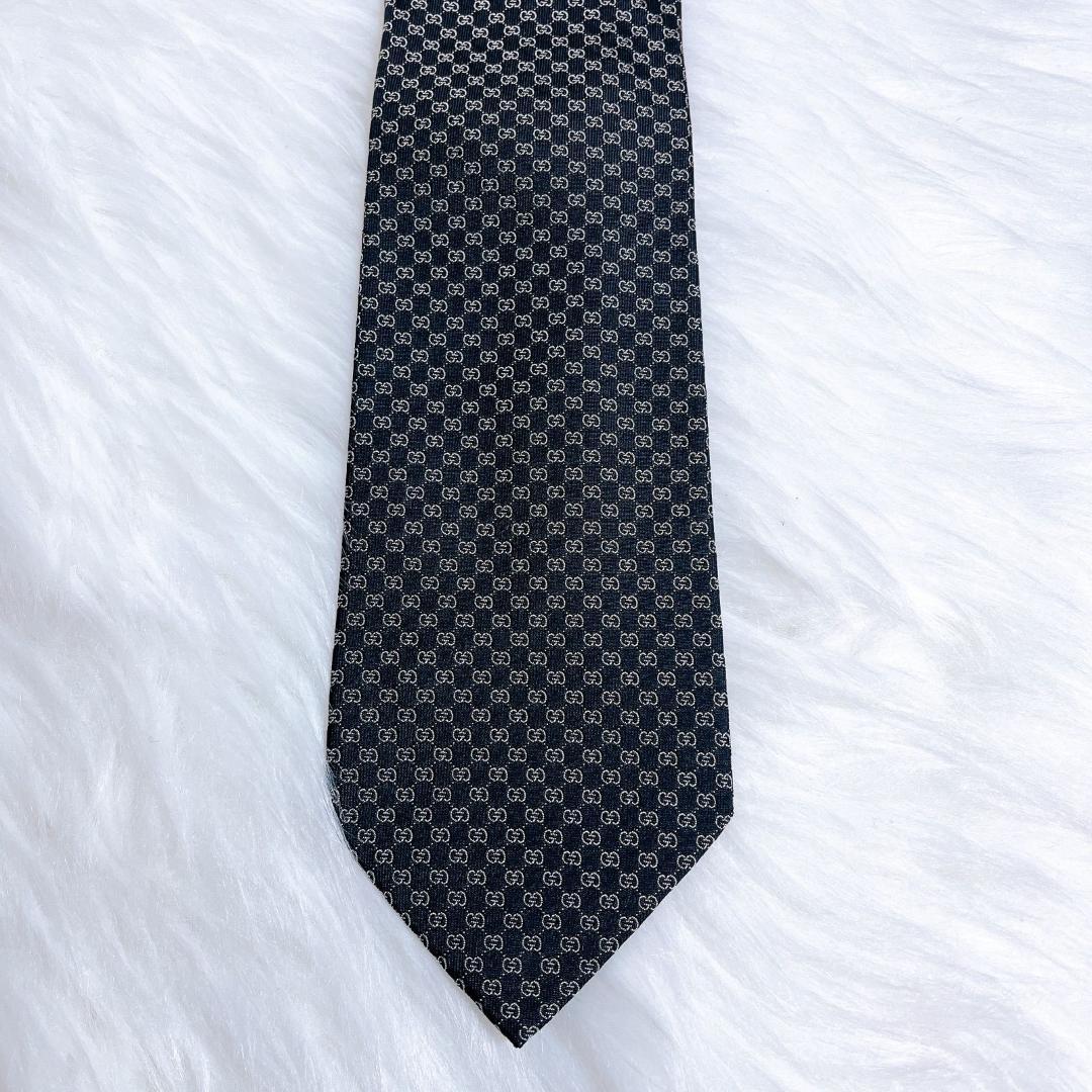 極美品⭐️　GUCCI　グッチ　 ネイビー シルク100 ネクタイ GGパターン