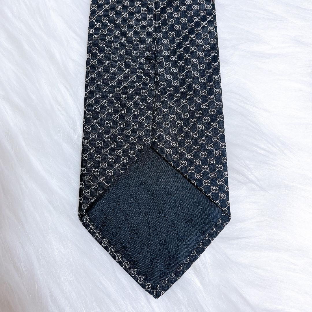 極美品⭐️　GUCCI　グッチ　 ネイビー シルク100 ネクタイ GGパターン
