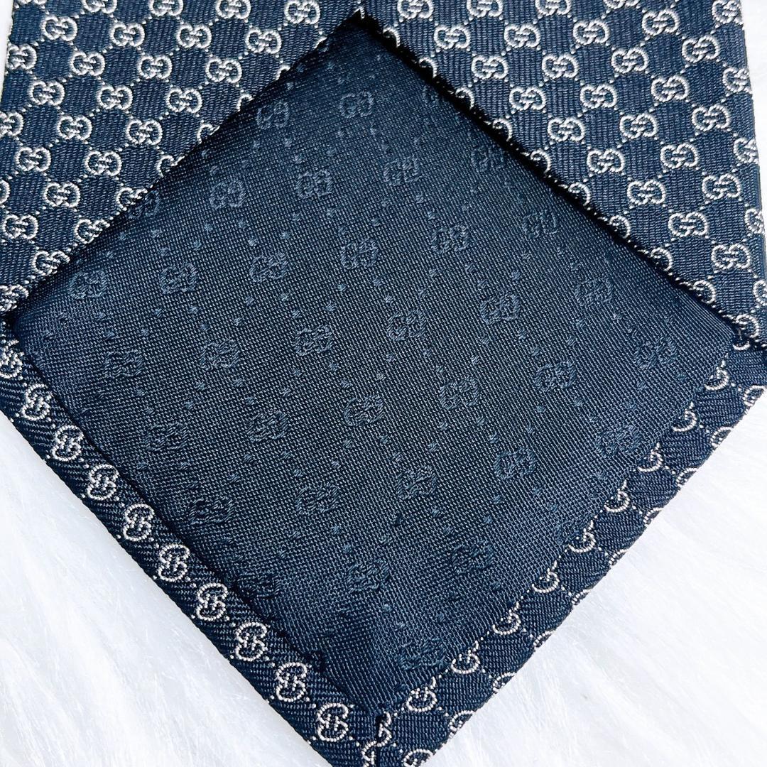 極美品⭐️　GUCCI　グッチ　 ネイビー シルク100 ネクタイ GGパターン