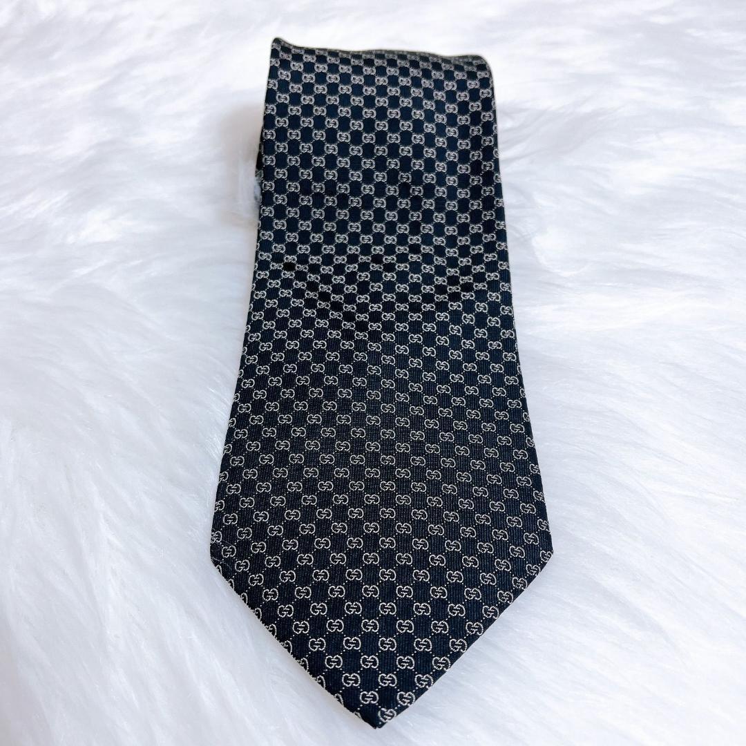 極美品⭐️　GUCCI　グッチ　 ネイビー シルク100 ネクタイ GGパターン