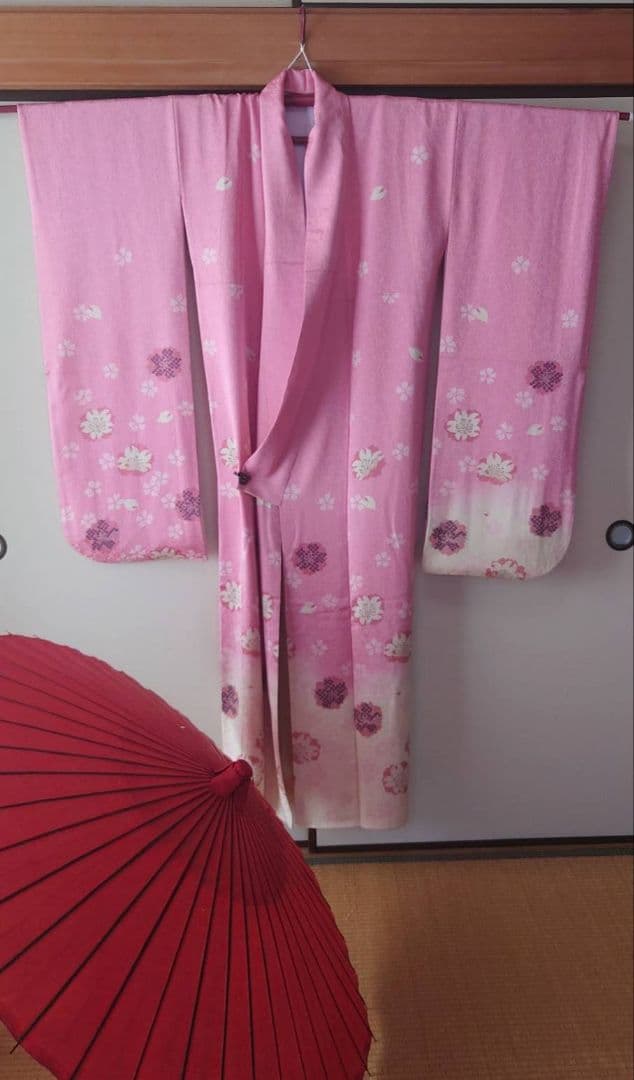 最終お値引き価格です♡新品袴(刺繍入り)&正絹の振り袖(未使用)