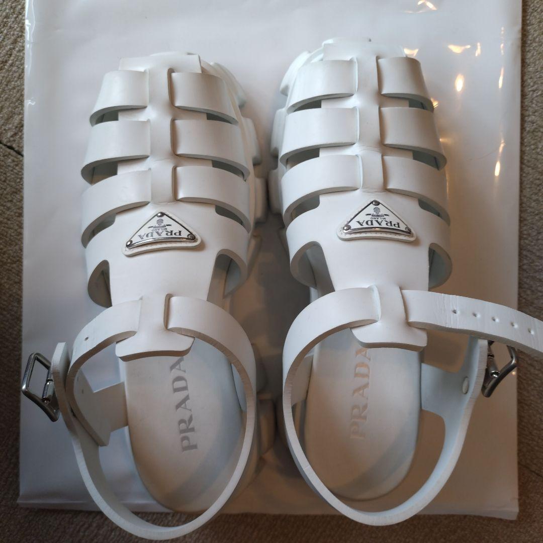 プラダ モノリス ラバー サンダル