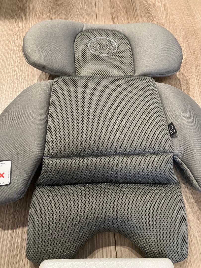 シローナ　Gi i-size Plusサイベックス チャイルドシート