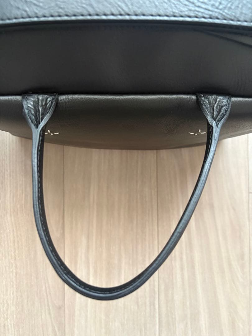 マドリガル　おかかえバッグ　ブラックレザーショルダーバッグ