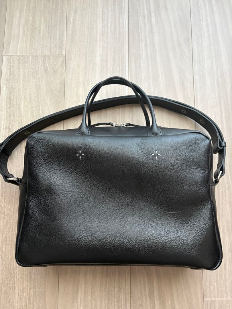 マドリガル　おかかえバッグ　ブラックレザーショルダーバッグ