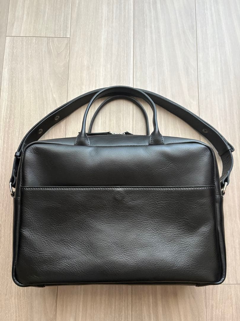 マドリガル　おかかえバッグ　ブラックレザーショルダーバッグ