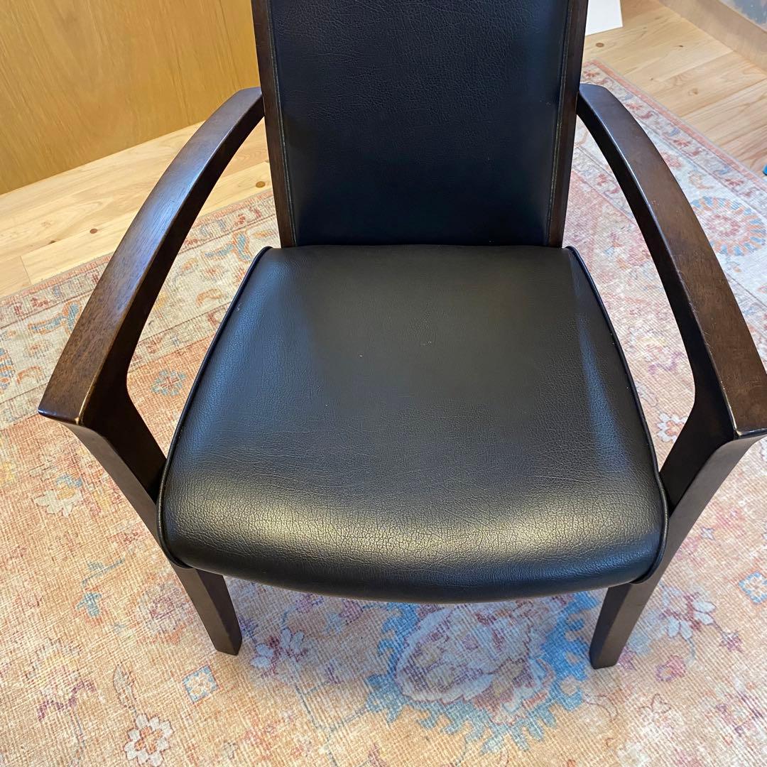 カリモク　direttore 肘付きダイニングチェア