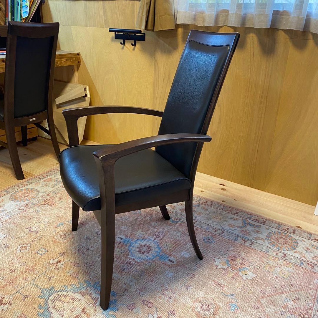 カリモク　direttore 肘付きダイニングチェア