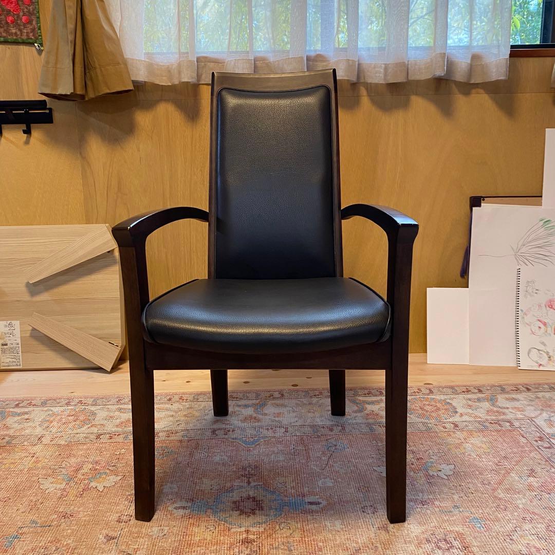 カリモク　direttore 肘付きダイニングチェア