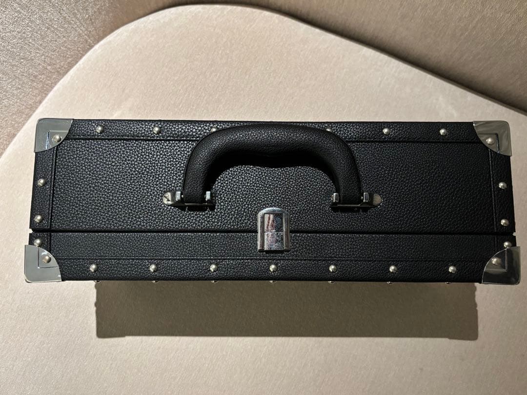 ANGEL シャンパン 黒いボトルとケース付き