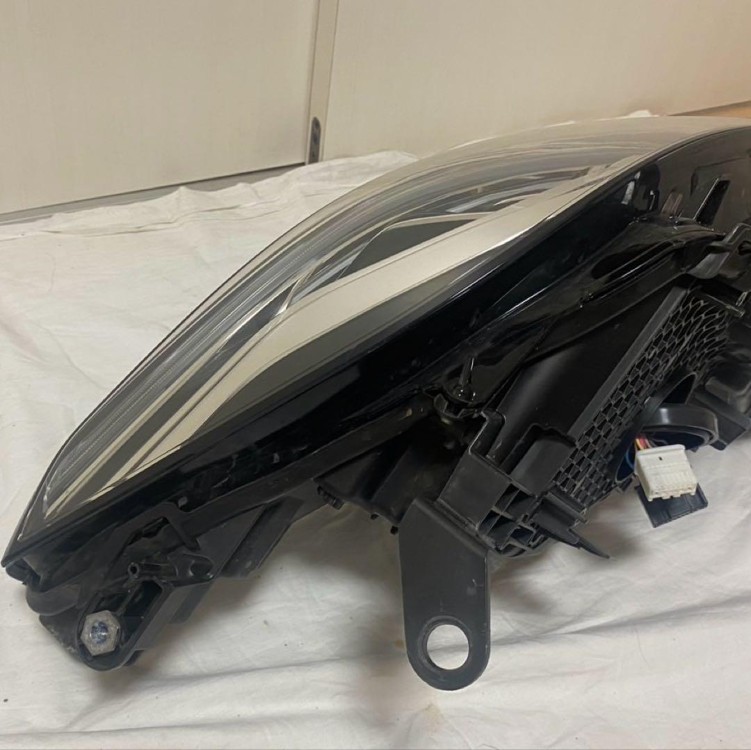 AZSH21 /220系クラウン　右ヘッドライト　中古